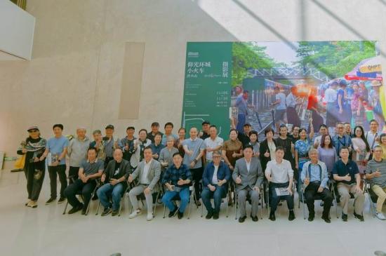 ⻷С𳵡ɽӰչ麣ԪʢĻ