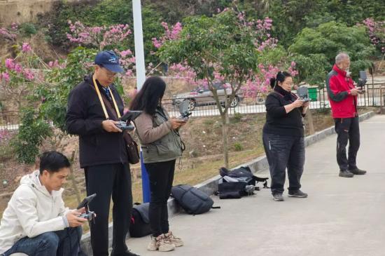 ����ɽ�Ϸ��廨����չ�ɷ�